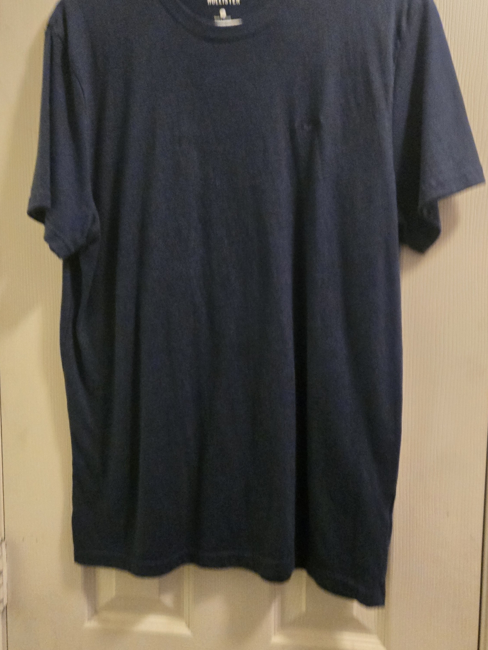 Hollister Men's Dark Navy Crew Neck Short Sleeve Tee